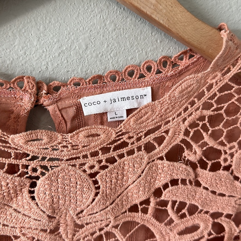 Coco + Jaimeson Short Sleeve Ruffle Flowy Peachy … - image 4